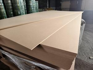 Panneau MDF <span class=keywords><strong>mélaminé</strong></span> <span class=keywords><strong>blanc</strong></span> brillant 18 mm, panneau imperméable à noyau vert résistant à l'humidité, qualité E0 4x8 pieds pour meubles - Product Image 1