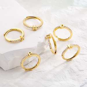 Anelli Regolabili in Acciaio Inossidabile 316L Placcati Oro con Iniziale <span class=keywords><strong>Z</strong></span> <span class=keywords><strong>e</strong></span> Zirconia Cubica per Donna - Product Image 4