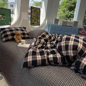 Set di Quattro Pezzi in Puro Cotone Stile Ins, Copripiumino e Lenzuola <span class=keywords><strong>a</strong></span> Quadretti Neri Semplici - Product Image 5