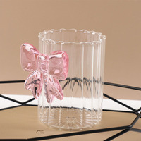 Tasse en verre à arc rose en trois dimensions verre haut irrégulier de luxe léger