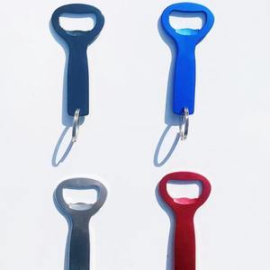 Venta al por mayor personalizado nueva forma negro abridor de botellas de cerveza llavero grabado con láser Animal Metal llavero abridor regalo - Product Image 2