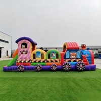 Parcours d'obstacles gonflable commercial en PVC pour enfants, motif train de dessin animé, pour événements extérieurs et location de fêtes
