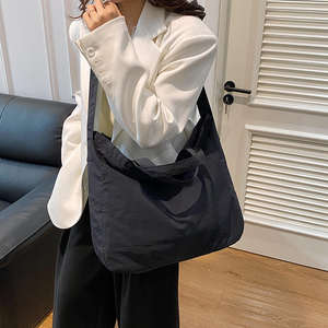 Sac à main pour femme de grande capacité, fait à la main, à porter à l'épaule, sous le bras, avec fermeture éclair, en tissu trapézoïdal - Product Image 4