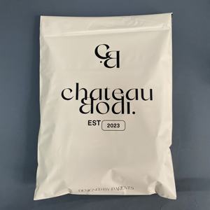 Enveloppes en polyéthylène personnalisées avec impression de logo - Sacs d'expédition mats pour les marques de cosmétiques et de vêtements - Product Image 6