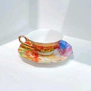 Taza y Platillo de Porcelana Fina con Diseño de Tulipán Pintado al Óleo - Juego de Té Francés con Borde de Encaje para la Tarde - Product Image 1