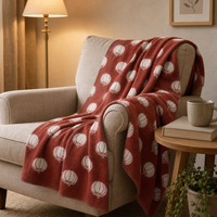 Plaid en jacquard double face 100% polyester avec ourlets triangulaires à points invisibles sur les 4 coins