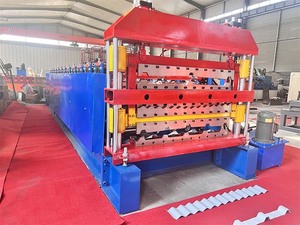 Nueva maquinaria para hacer tejas de panel de techo con máquina formadora de rollos de tres capas de doblado en frío de alta calidad - Product Image 2