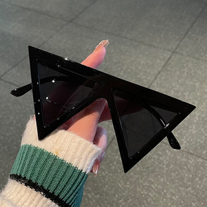 Quá Khổ tam giác Punk shiled Kính mát phụ nữ lớn khung <span class=keywords><strong>2025</strong></span> thương hiệu sang trọng Eyewear dành cho phụ nữ UV400 Goggle Shades (ksg161) - Product Image 4