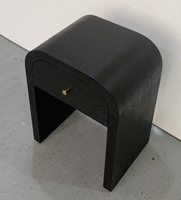 Table de chevet moderne en bois de frêne noir avec un tiroir polyvalent pour chambre à coucher salon villas hôtels appartements salle à manger/salle de sport