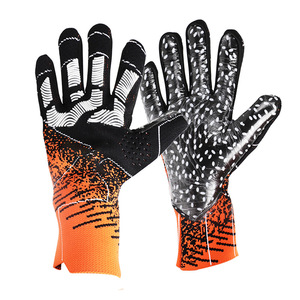 Guantes de portero de práctica informal: Diseño de látex ajustable con protección mejorada para los dedos - Product Image 4