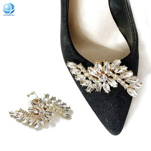 Fermaglio <span class=keywords><strong>per</strong></span> <span class=keywords><strong>scarpe</strong></span> con strass quadrato <span class=keywords><strong>lucido</strong></span> staccabile da donna con tacco alto accessorio <span class=keywords><strong>per</strong></span> decorazione - Product Image 4
