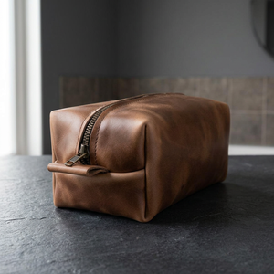 Trousse de Toilette en Cuir Taille Moyenne Classique avec Fermeture Éclair, Étui Cosmétique Durable pour Voyage - Product Image 3