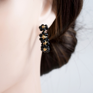 Boucles d'oreilles créoles plaquées or avec motif floral en cristal noir, bijoux de fête pour femmes - Product Image 3