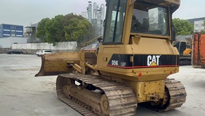 Excavadora de cadenas usada CAT D5G Bulldozer con motor Cummins de 160 Kw, capacidad de bulldozing de 5.4m y bomba hidráulica MOOG - Product Image 5