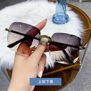 A46 2023 Cheapest Price <strong>Brand</strong> Women Eyewear Trendy Sunglasses <strong>Fashion</strong> Sunglasses <strong>Glasses</strong> Retro Designer <strong>Fashion</strong> Sunglasses - Product Image 2