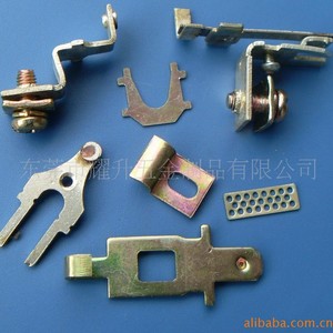 Accessoires de quincaillerie en acier estampé 18x26mm, pièces durables pour portes et fenêtres industrielles YS-0409646, installation par vis - Product Image 2