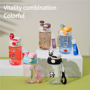 Personnage de <span class=keywords><strong>dessin</strong></span> <span class=keywords><strong>animé</strong></span> mignon 700ml tasse d'eau extérieure en plastique pour étudiants et enfants verres de sport scolaire avec autocollants de paille - Product Image 2