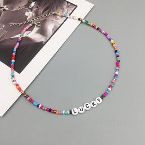 2025 nouveau haute qualité Boho à la main bricolage coloré collier de perles de rocaille nom personnalisé Logo sourire visage collier ras du cou pour femmes filles - Product Image 5