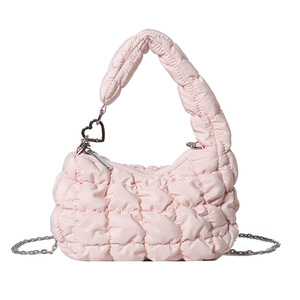 Nuevo diseño BSCI fábrica personalizada algodón suave nube Mini bolso moda Puffer bandolera con cadena - Product Image 3