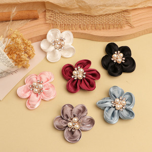 Accessoire de cheveux en tissu perlé à cinq pétales de style coréen, décoration de mariage pour vêtements, chaussures, sacs, artisanat DIY, bijoux - Product Image 2
