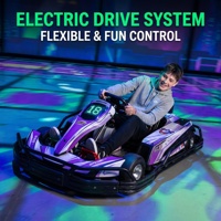 Nouveau parc d'aventure intérieur pour enfants : Manège interactif de voitures tamponneuses et expérience de karting de combat par projection interactive, avec éléments de jeu souples