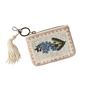 Bolso de mano rectangular con cuentas y diseño floral, cierre de cremallera, hecho a mano, elegante bolso de noche con decoración de cuentas rosas y cuentas de vidrio. - Product Image 1