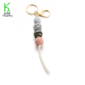 Llavero con Borla de Cuentas de Madera con Estampado de Leopardo, Tendencia Actual, Llavero de Cuentas de Madera y Silicona - Product Image 3