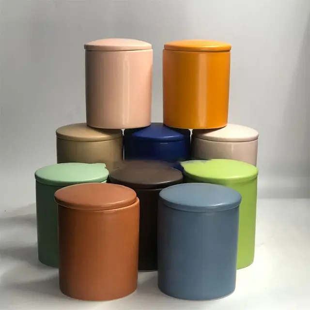Vente en gros logo personnalisé maison moderne mat cylindre parfumé imprimé parfum bougie tasse pot à bougie en céramique avec couvercle