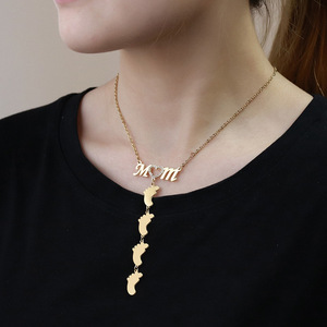 Collar con Placa de Nombre Creativa para Mamá con Huellas de Bebé, Collar con Nombre Grabado y Año de Nacimiento, Joyería para Mujeres y Hombres - Product Image 6