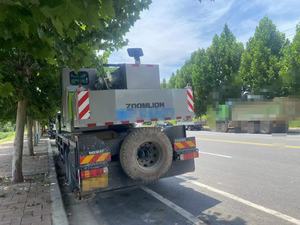 <span class=keywords><strong>Crane</strong></span> Truk <span class=keywords><strong>Zoomlion</strong></span> Bekas <span class=keywords><strong>25</strong></span> <span class=keywords><strong>Ton</strong></span> Tahun 2019, Model QY25H552, Mesin, Gearbox, Pompa, Harga Murah, Dijual - Product Image 3