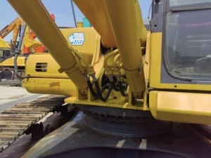 Vente flash : Excavatrice d'occasion Komatsu PC300, excellent prix, excavatrice hydraulique sur chenilles d'occasion, 22 tonnes, avec godet de terrassement. - Product Image 5
