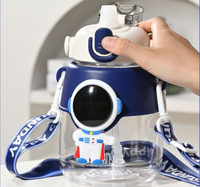 Mignonne bouteille d'eau en plastique astronaute de grande capacité tasse de l'espace étudiant garçon haute apparence avec paille pour enfants et adultes