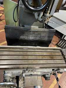 Fraiseuses verticales de haute performance fabriquées par des usines chinoises fiables pour le travail de précision des métaux avec garantie et assistance - Product Image 5