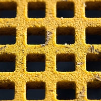 Panneau de tamis vibrant en polyuréthane, maille soudée, plaque de criblage durable pour la séparation dans les carrières et l'exploitation minière, disponible sur mesure