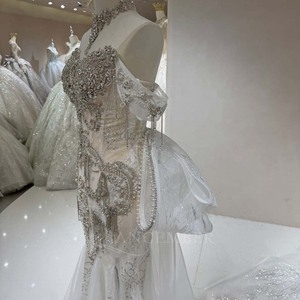 Vestidos de Novia DW0194 Únicos con Escote Corazón, Ilusión de Cristal, Borlas, Corte Sirena Ajustado, Cola Capilla, Encaje y Aplicaciones Florales - Product Image 5