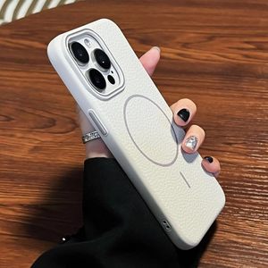 Funda Magnética Simple Retro de TPU y Cuero para 18 Pro Max 17 16 15 14 13, Antihuellas, Antigolpes, Cubierta Trasera de Silicona, Estilo INS - Product Image 5