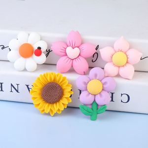 Grandes breloques en résine en forme de fleur, grandes fleurs de tournesol de dessin animé, décoration DIY pour coque de téléphone - Product Image 1