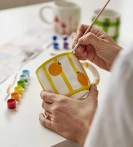 <span class=keywords><strong>Kit</strong></span> de <span class=keywords><strong>peinture</strong></span> pour mug LP DIY <span class=keywords><strong>Kit</strong></span> de <span class=keywords><strong>peinture</strong></span> en céramique comprenant des tasses, des peintures, des pinceaux et un guide d'inspiration pour adultes - Product Image 3