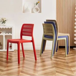 Silla de Comedor de Plástico PP de Estilo Simple para Restaurante, Colores OEM, Apilable, para Cocina y Hogar - Product Image 1