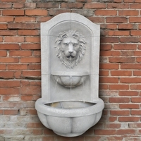 Fontaine murale en résine de fibre de verre portable résistante aux intempéries à énergie solaire avec tête de lion faite à la main, facile à installer