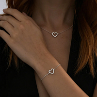 Bracelet en argent sterling 925 en forme de cœur, serti de zircon taillé brillant, incrustation à griffes, plaqué rhodium, minimaliste, pour femme, 2,1 g