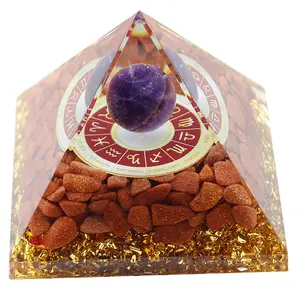 Nuevo diseño Bola de amatista Chips de arena roja Orgone Orgonita Pirámides Piedra curativa espiritual Piedra de cristal