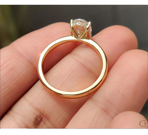 Hermoso anillo de diamantes cultivado en laboratorio con Banda Clásica, perfecto para ceremonias de compromiso y celebraciones memorables de la India - Product Image 6
