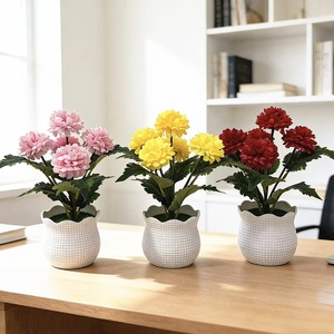 Nouvelle plante en <span class=keywords><strong>pot</strong></span> artificielle en soie, mini chrysanthème à 5 fleurs, petit bonsaï en <span class=keywords><strong>pot</strong></span> de taille moyenne, pour la maison, le bureau ou le bureau de travail. - Product Image 1