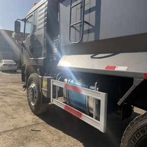 HOWO Heavy Duty Dump Truck 8X4 Diesel 500HP Euro 5 <b>12</b> Cylinder 16 Speed Manual Transmission New Engineering Transport - Product Image 5