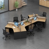 Mobilier de bureau OEM Table de bureau moderne au design spécial 120 degrés 3 places Poste de travail du personnel de bureau