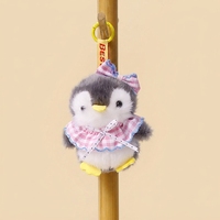 En gros, mini jouets en peluche doux, pendentif pingouin mignon avec bavoir, motif oiseau de dessin animé, personnalisable avec logo OEM, pour cadeau promotionnel