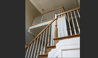 Design moderne de piliers d'escalier, balustrades, accessoires de garde-corps en bois massif, rampes d'escalier pour usage hôtelier, couleur personnalisée 1