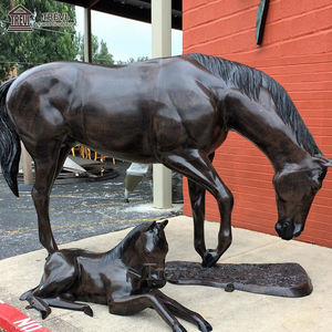 Statue de jardin de taille réelle personnalisée en usine grand cheval et <span class=keywords><strong>poulain</strong></span> en Bronze - Product Image 1