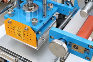 220v/110v Full Set Small Heat Press Id Card Gold A3 Size Pneumatic Hot Foil Stamping Machine for Leather Paper Wood Plastic - Product Image 4